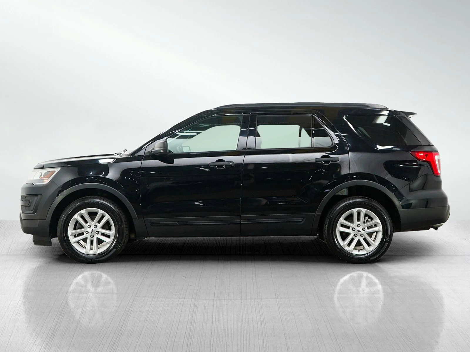 Used 2016 Ford Explorer Base with VIN 1FM5K8B8XGGC93856 for sale in Minneapolis, Minnesota