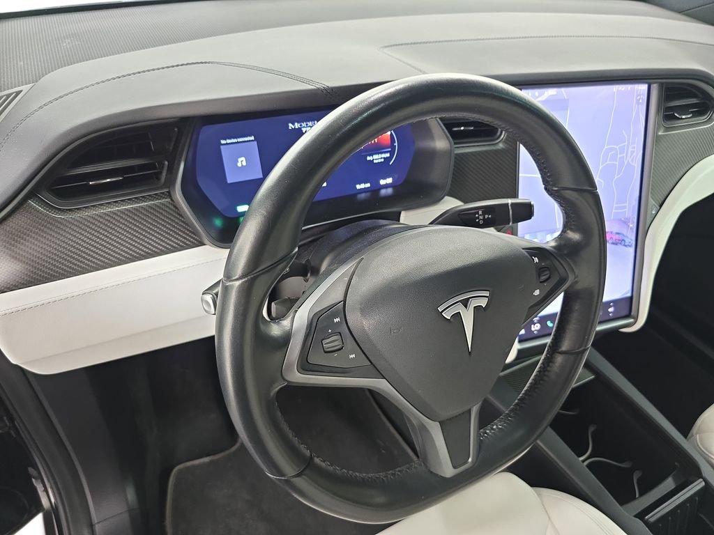 Used 2018  Tesla 75D image 4