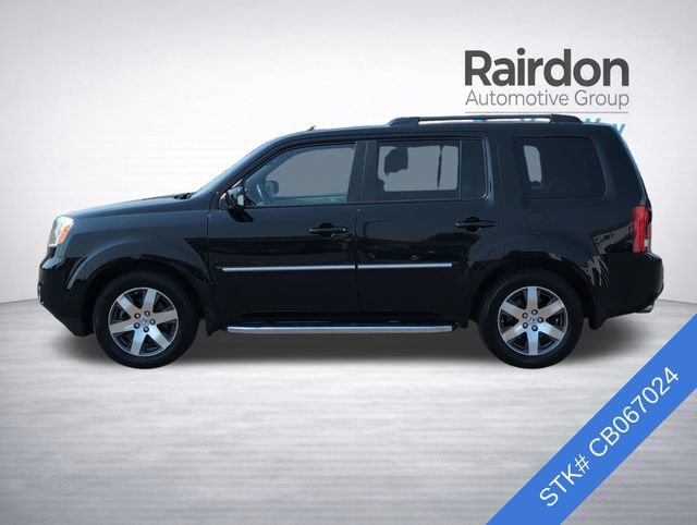 Used 2012 Crystal Black Pearl Honda Touring image 4