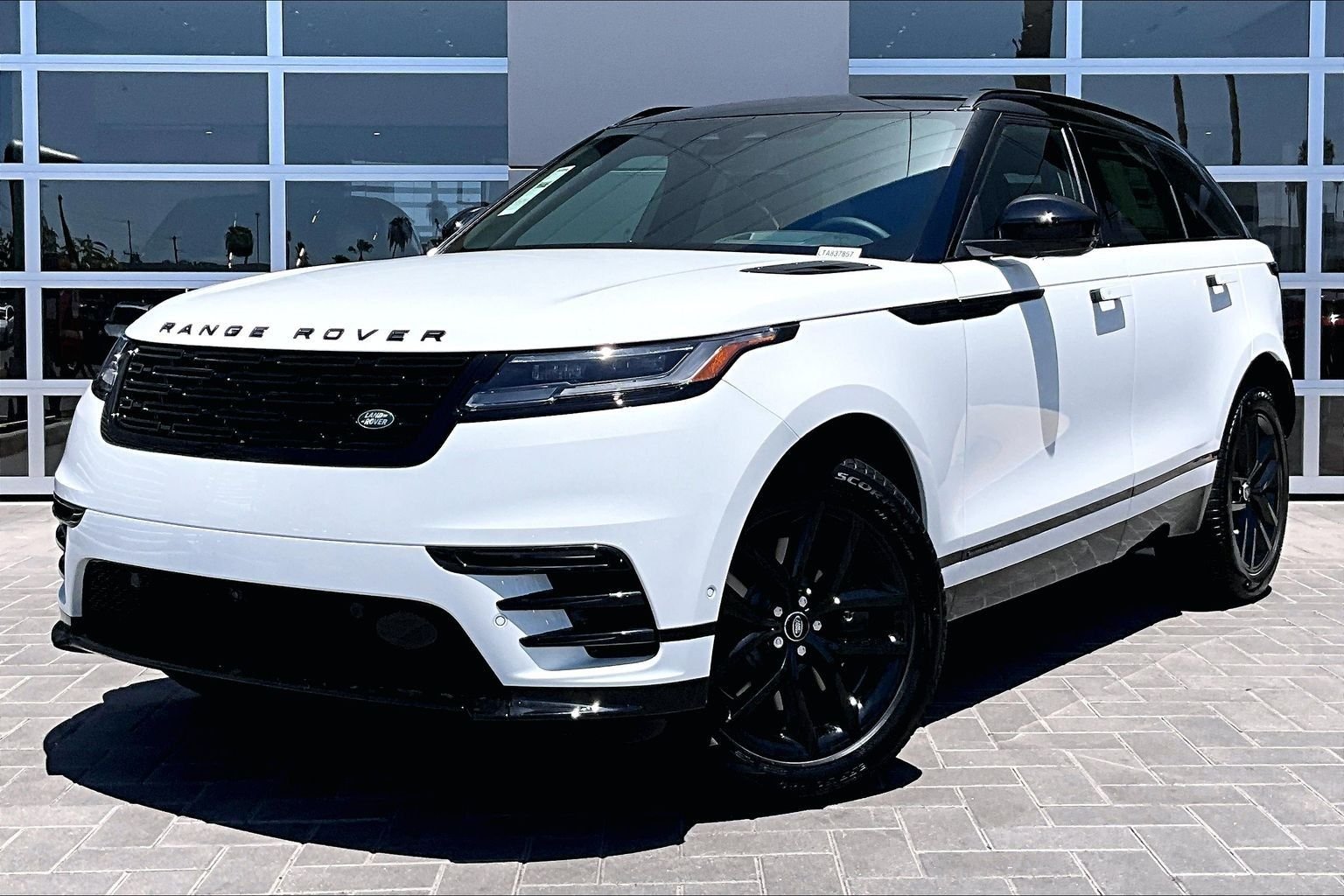 New 2026 Fuji White Land Rover Belgravia Edition image 1