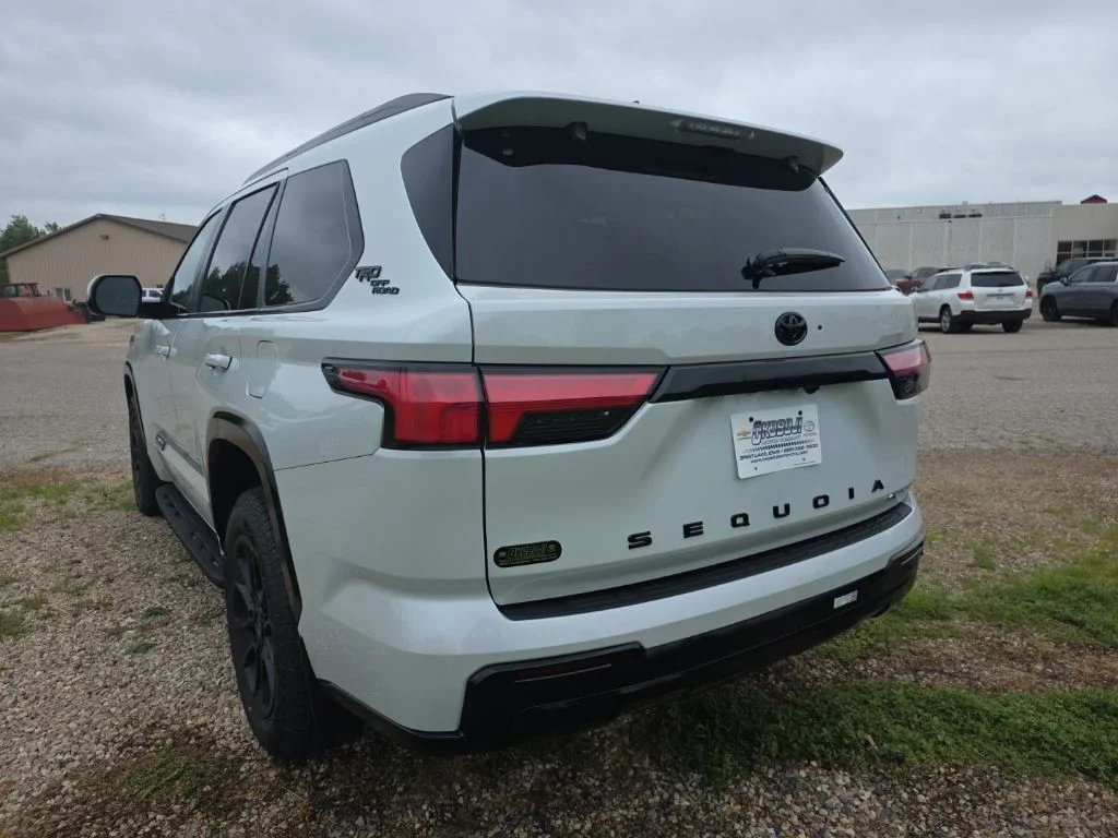 New 2026 Wind Chill Pearl <sup>1</sup> Toyota  Platinum image 7