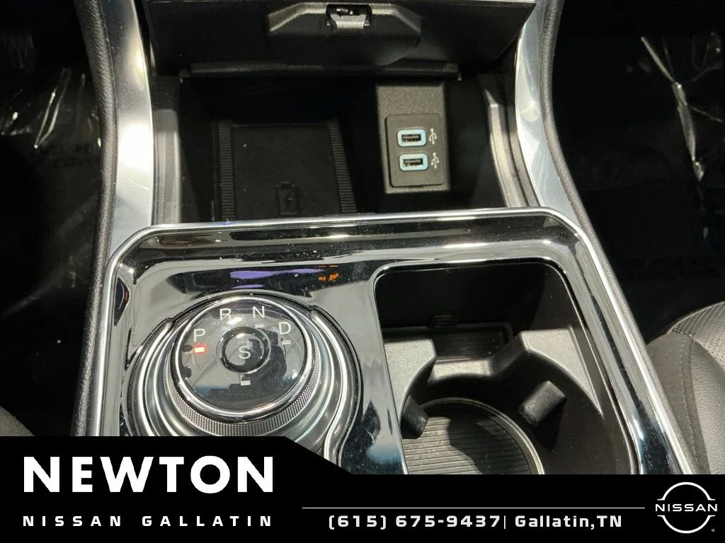 Used 2019 White Platinum Clearcoat Metallic Ford Titanium image 34