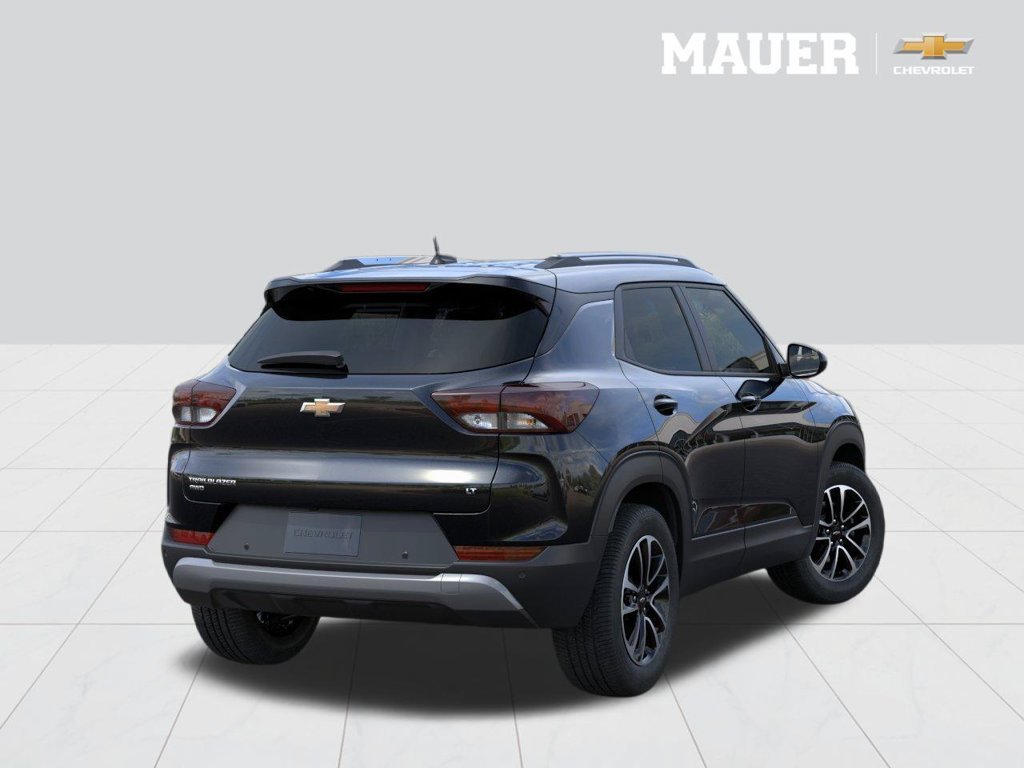 New 2026 Mosaic Black Metallic Chevrolet LT image 5