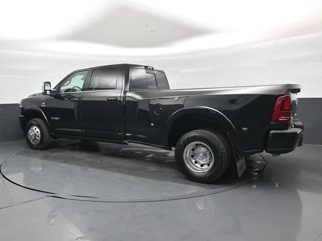 New 2026 Diamond Black Crystal Pearl-Coat Exterior Paint RAM Limited image 25
