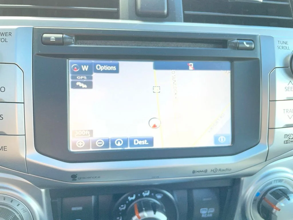 Used 2018 Classic Silver Metallic Toyota SR5 Premium image 27