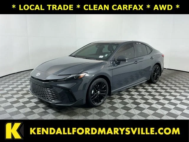 Used 2025  Toyota SE image 1