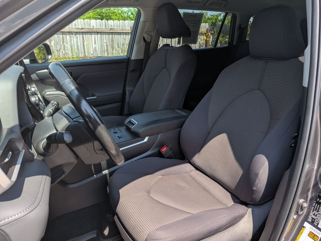 Used 2023 Gray Toyota LE image 12