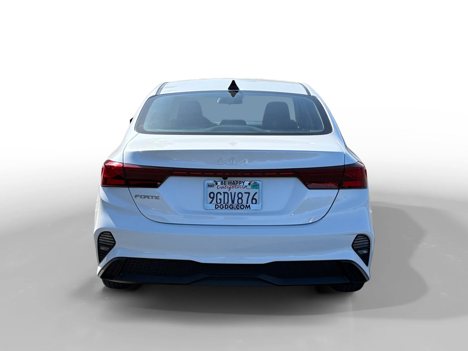 Used 2023 Snow White Pearl Kia LXS image 4