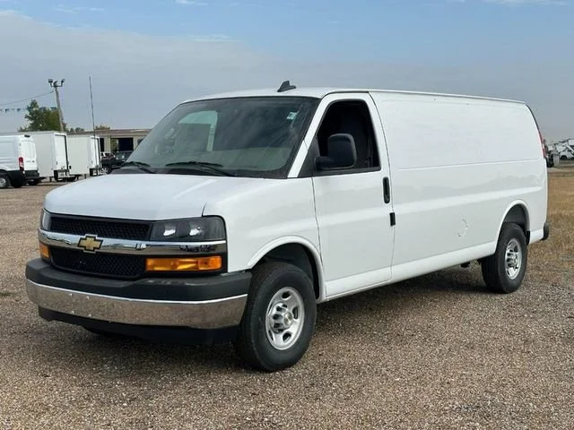 2025 Chevrolet Express 3500 Extended Work Van's photo