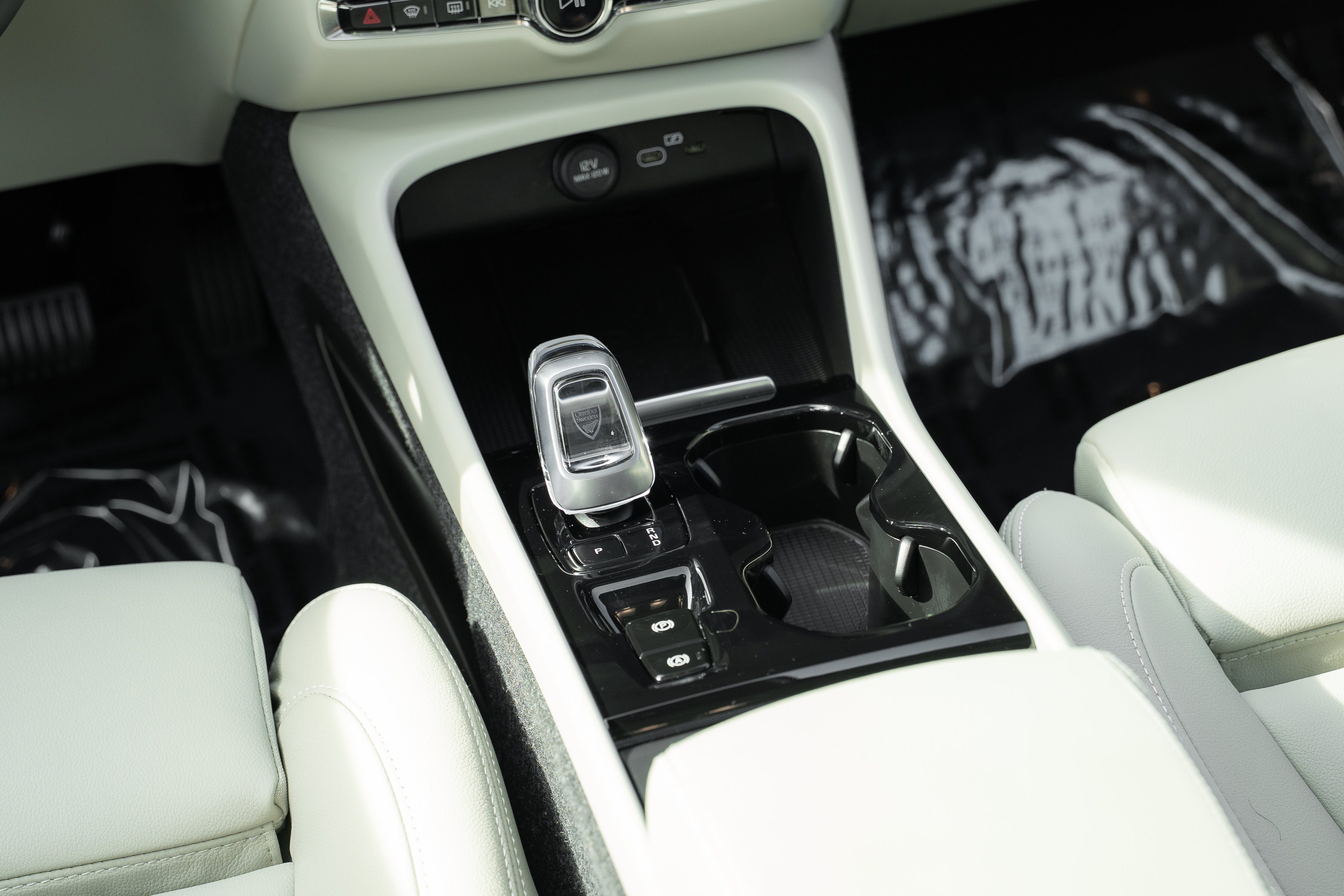 Used 2024 Cloud Blue Volvo Plus Bright Theme image 11