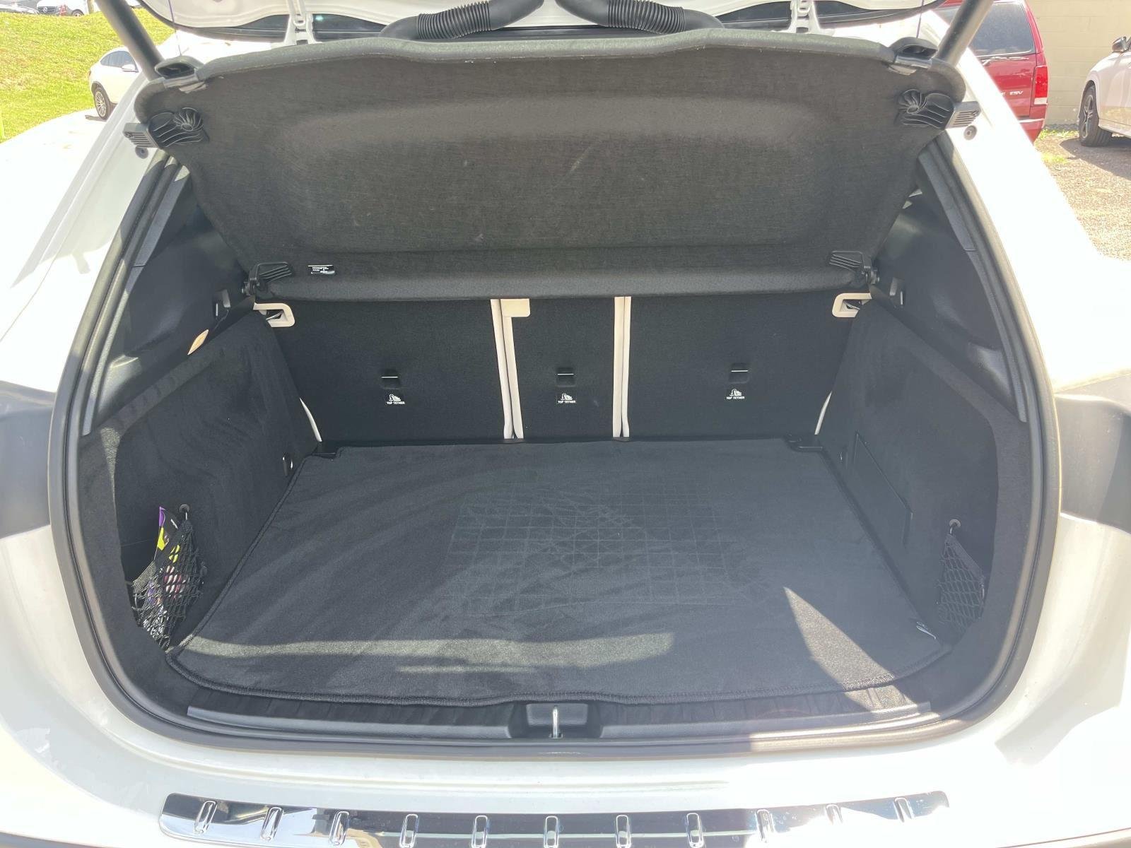 Certified Used 2025 Polar White Mercedes-Benz GLA 250 image 11