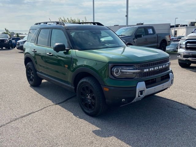Used 2025 Green Ford Badlands image 2