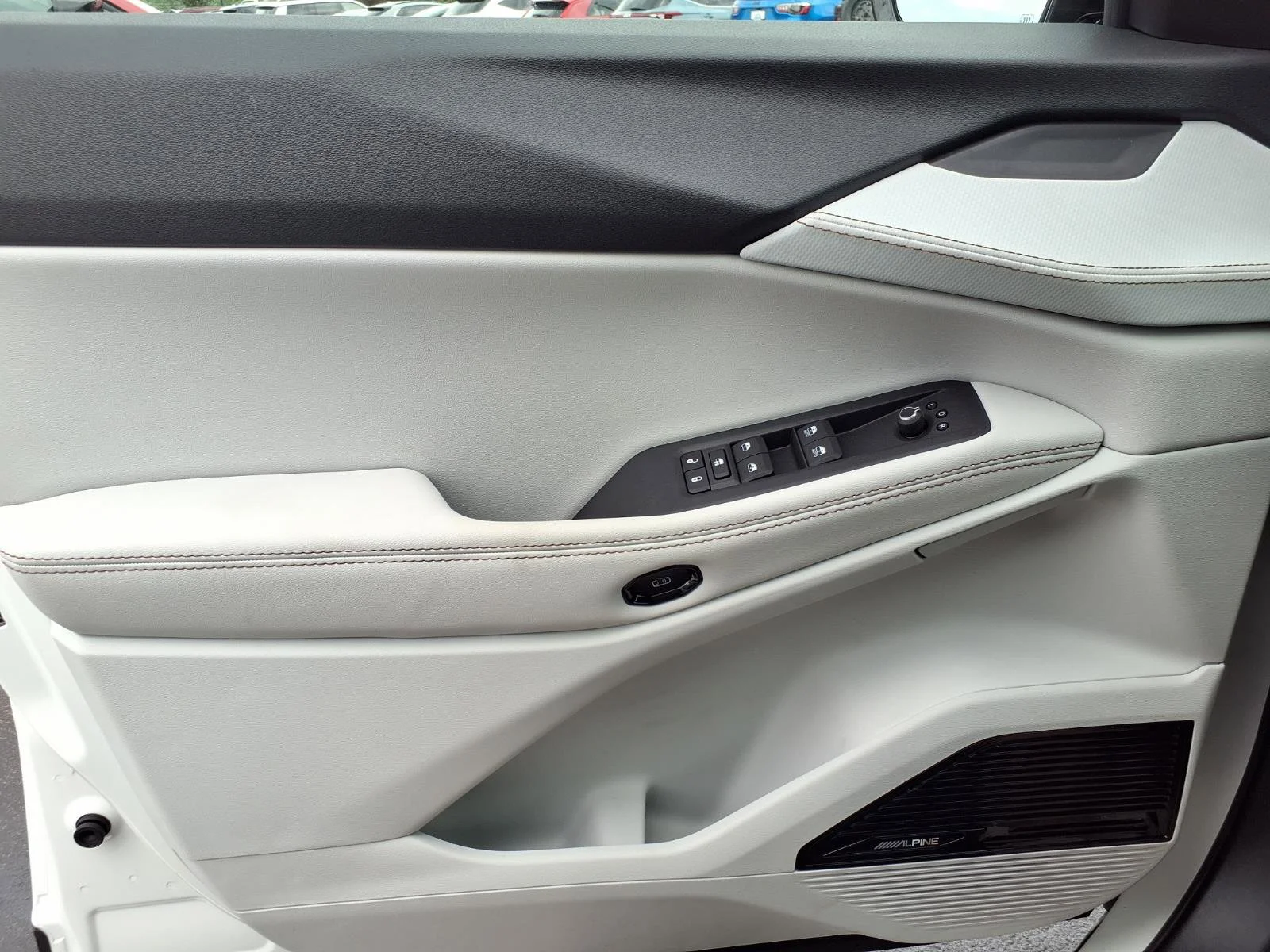 New 2026 Bright White Clear-Coat Exterior Paint Jeep Limited image 11
