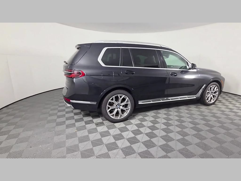 2025 BMW X7 40i - Photo 38
