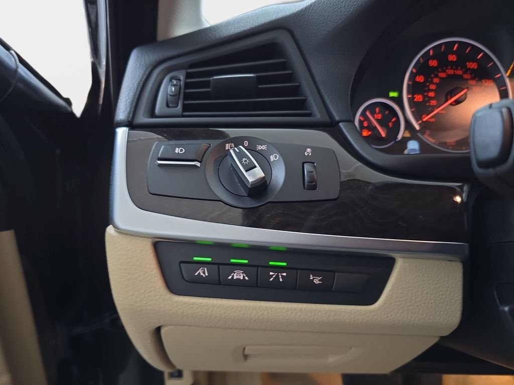 Used 2015 Jatoba Brown Metallic BMW 528i xDrive image 27