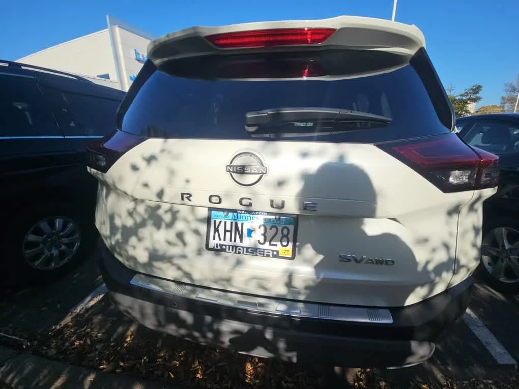 Used 2023 Pearl White Tricoat Nissan SV image 5