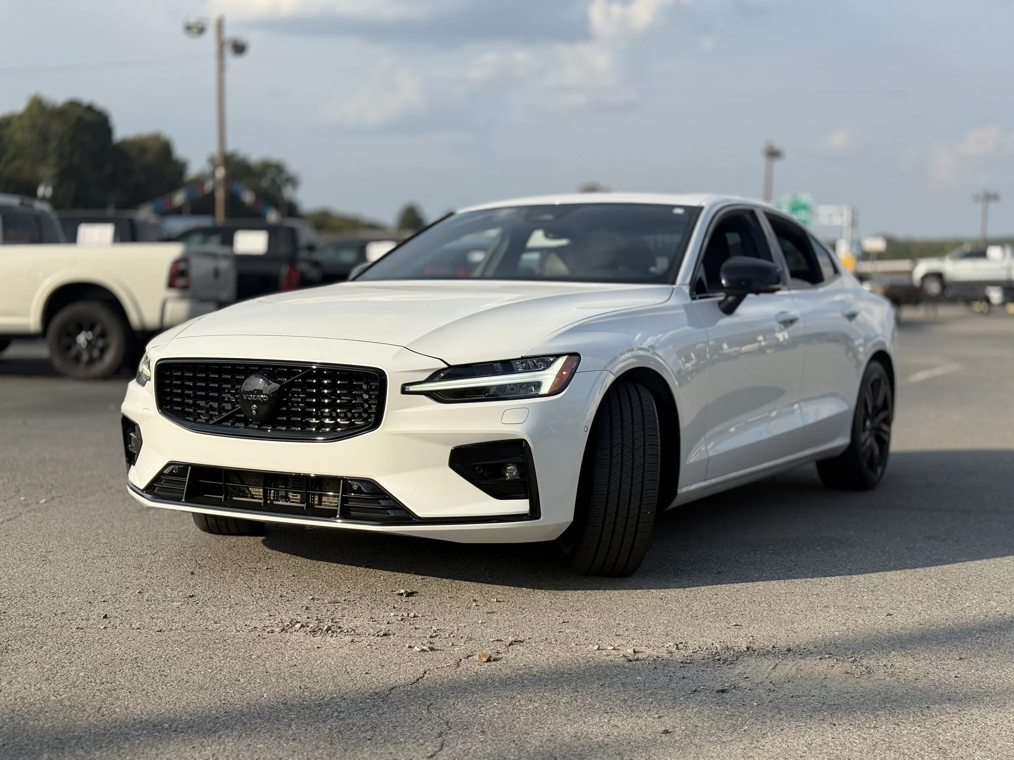 Used 2024 Crystal White Metallic Volvo Plus Black Edition image 3