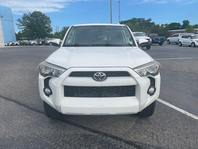 Used 2014 White Toyota SR5 image 13