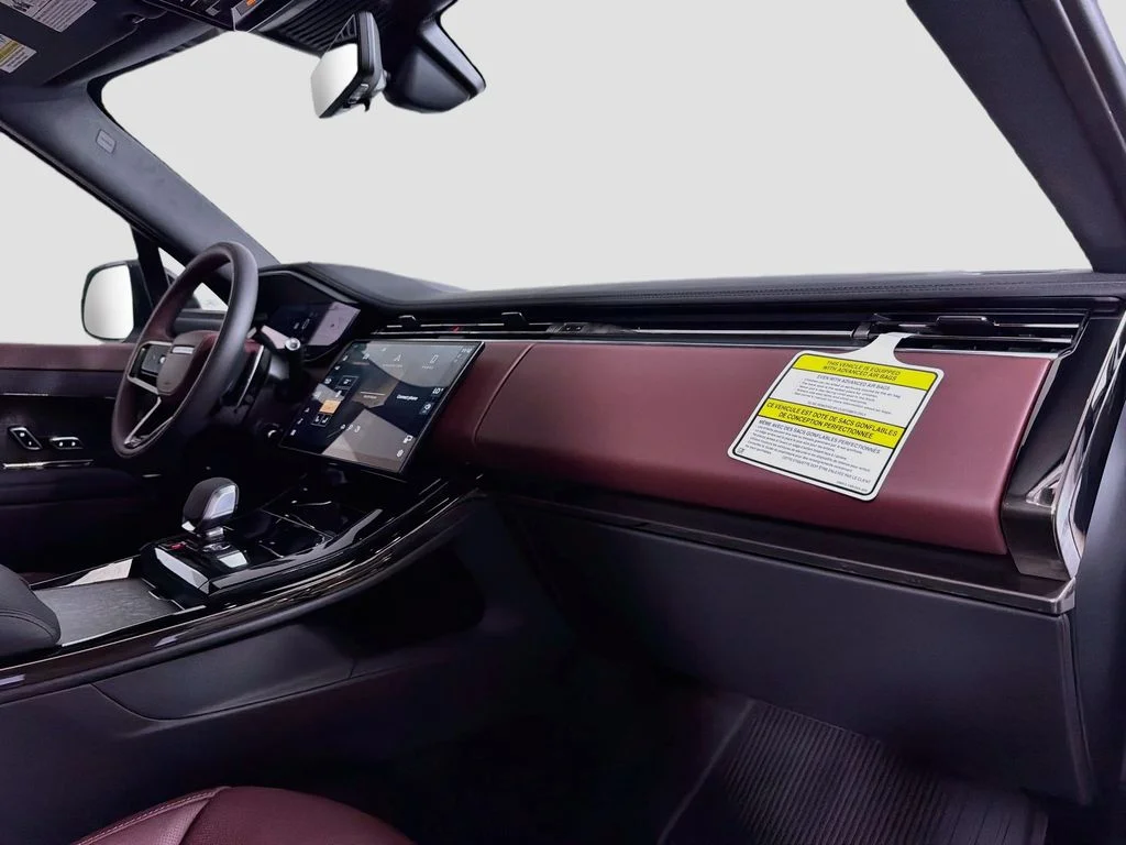 New 2026 Fuji White Land Rover Dynamic SE image 31