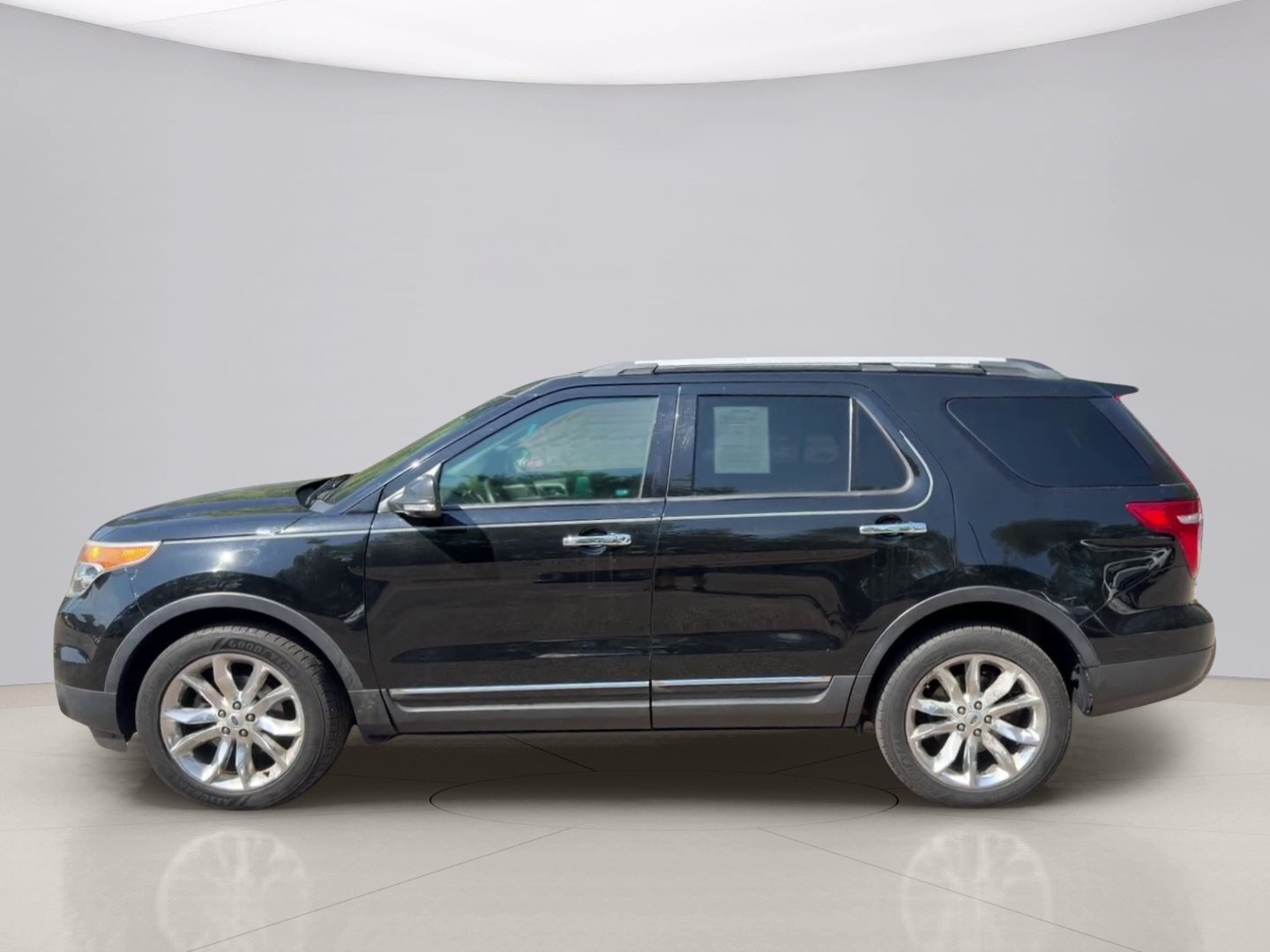 Used 2012 Gray Ford LIMITED image 2