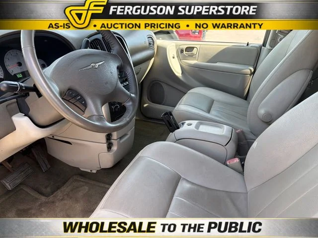 Used 2006 Gold Chrysler Touring image 17