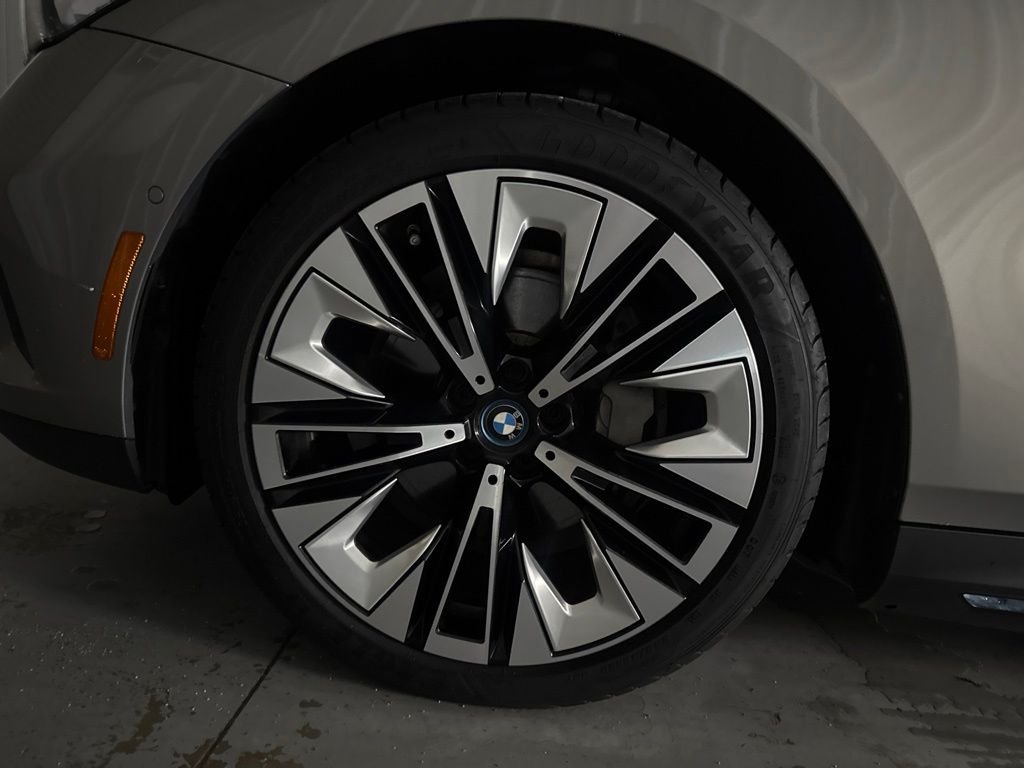 Used 2024 Gray Metallic BMW eDrive40 image 26