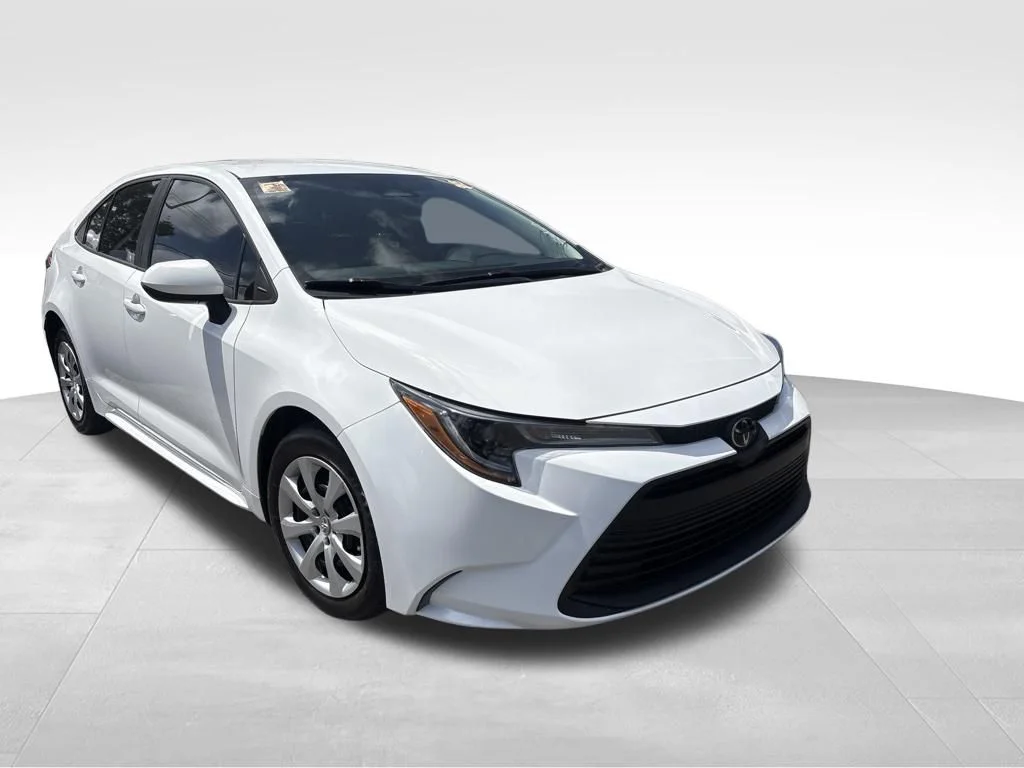 Used 2025 White Toyota LE image 7