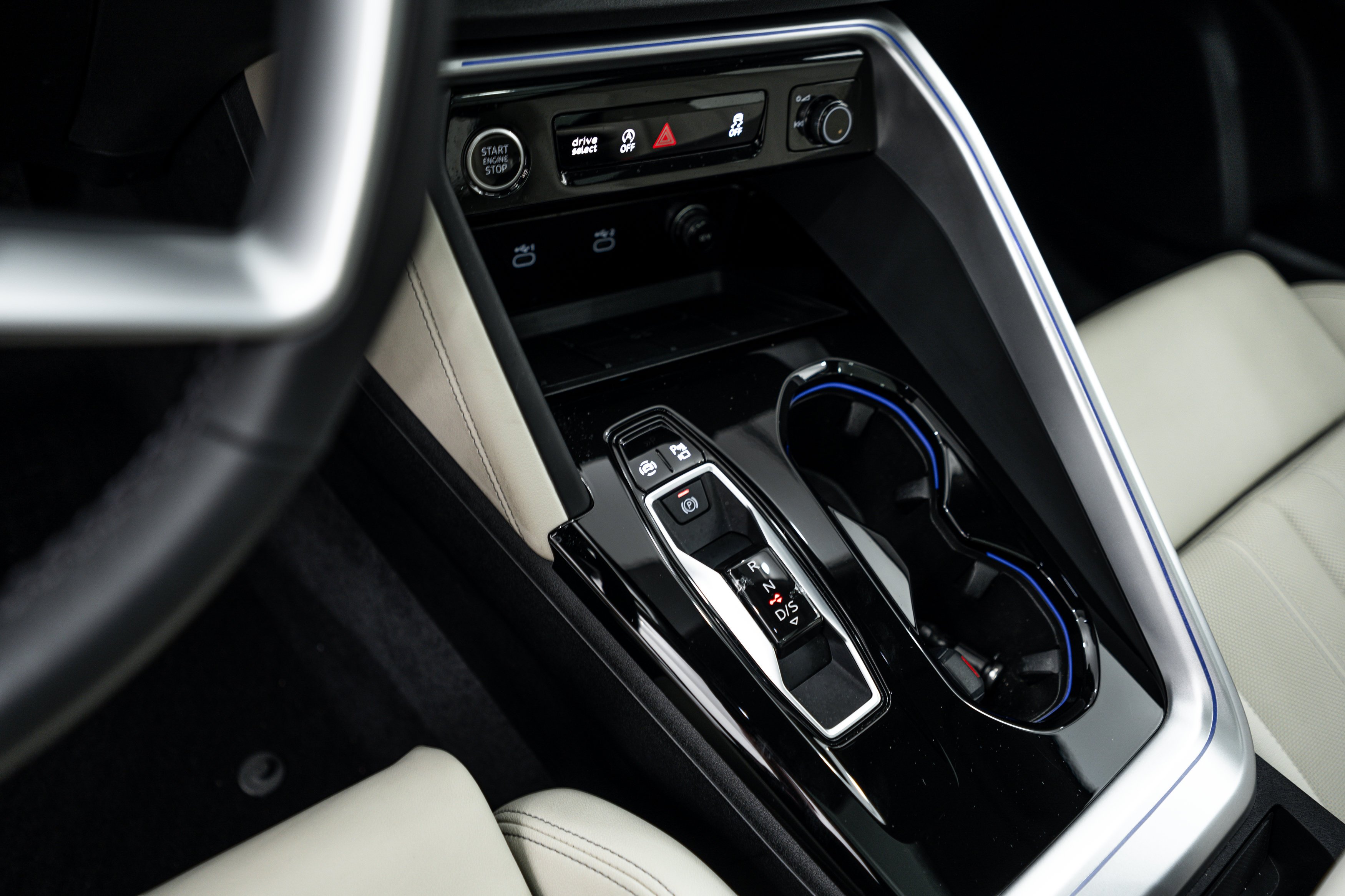 Used 2025 Navarra Blue Metallic Audi Premium Plus image 12