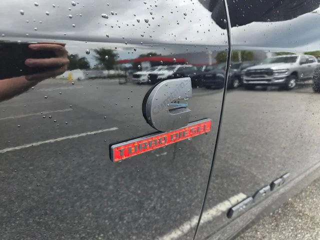 New 2026 Diamond Black Crystal Pearl-Coat Exterior Paint RAM Big Horn image 4