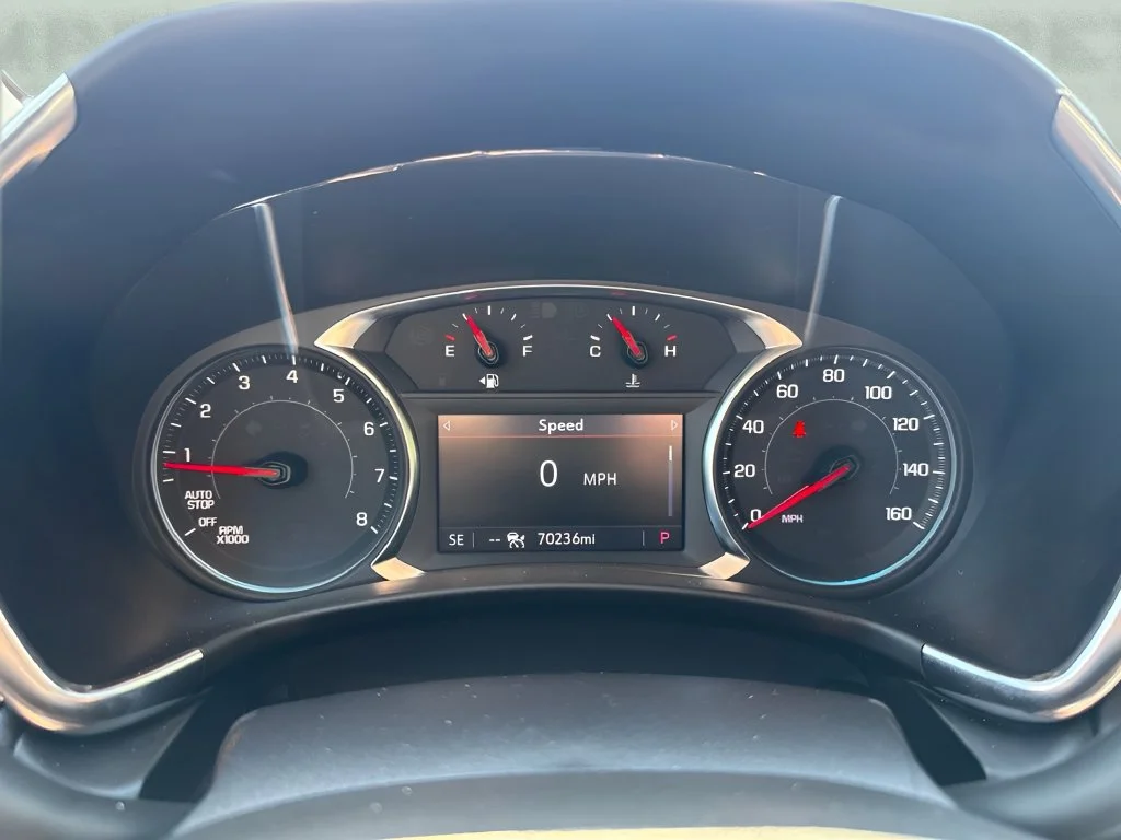 Used 2024 Summit White Chevrolet LT image 25