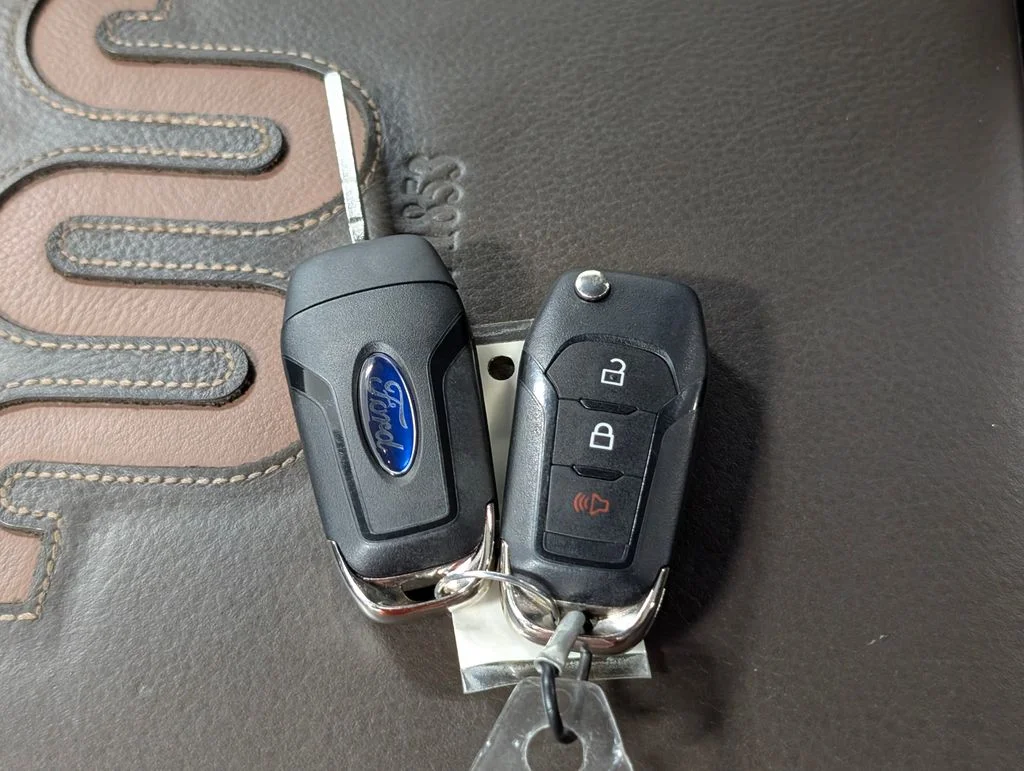Used 2024 Oxford White Ford XL image 21