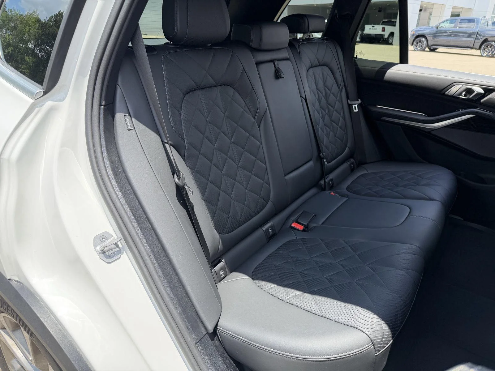 Used 2026 WHITE BMW sDrive40i image 19