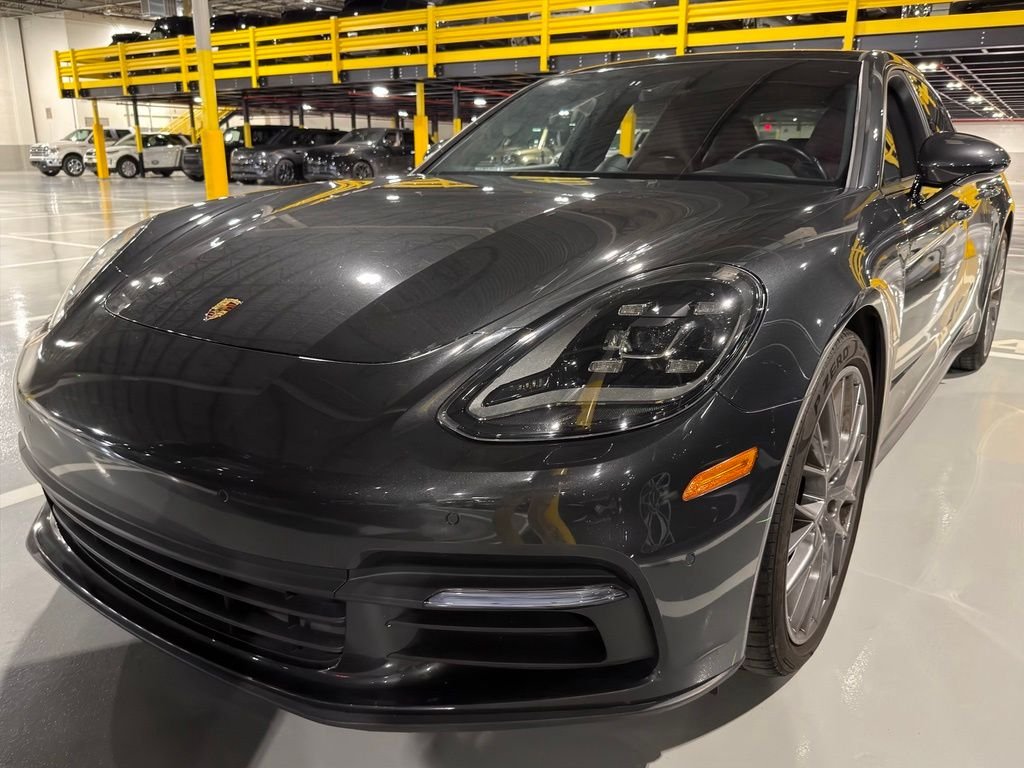 Used 2018  Porsche 4 image 1