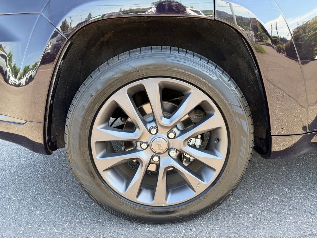 Used 2018 Sangria Metallic Clearcoat Jeep Overland image 9