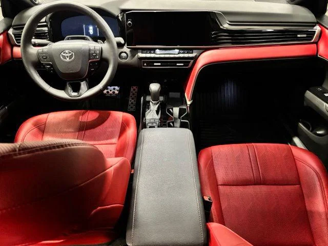 Used 2025 ATTITUDE BLACK MC. Toyota  image 12
