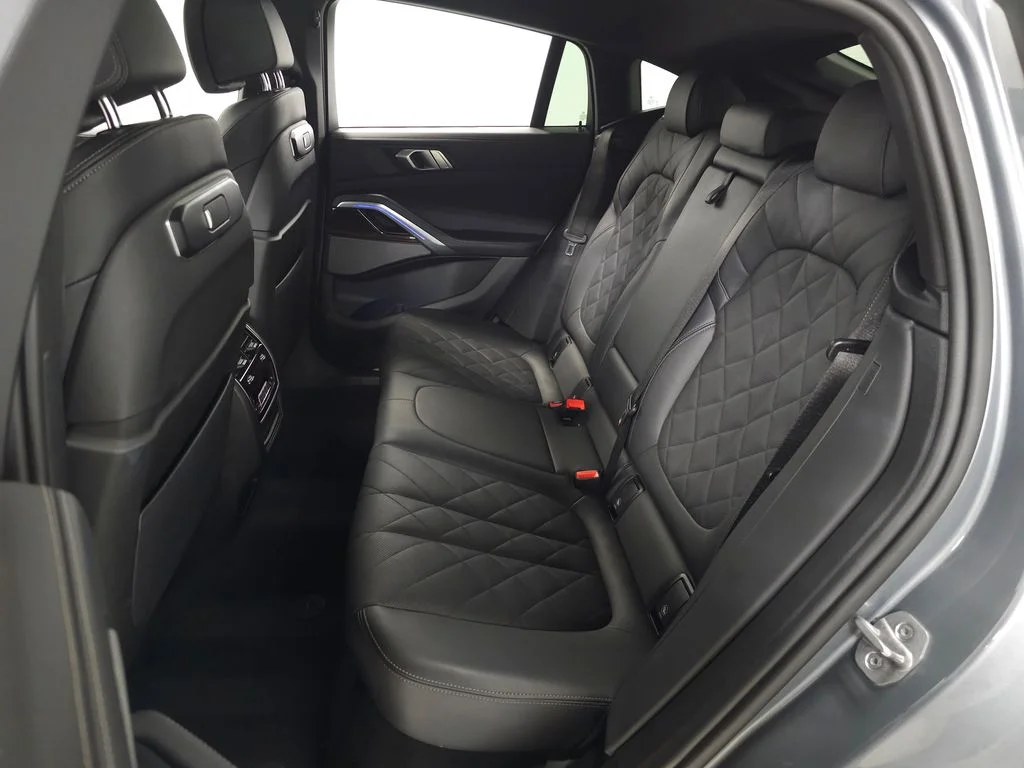 Used 2025 Gray BMW xDrive40i image 39