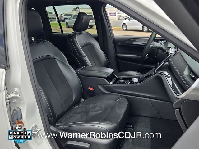 Used 2023 White Jeep Altitude X image 18