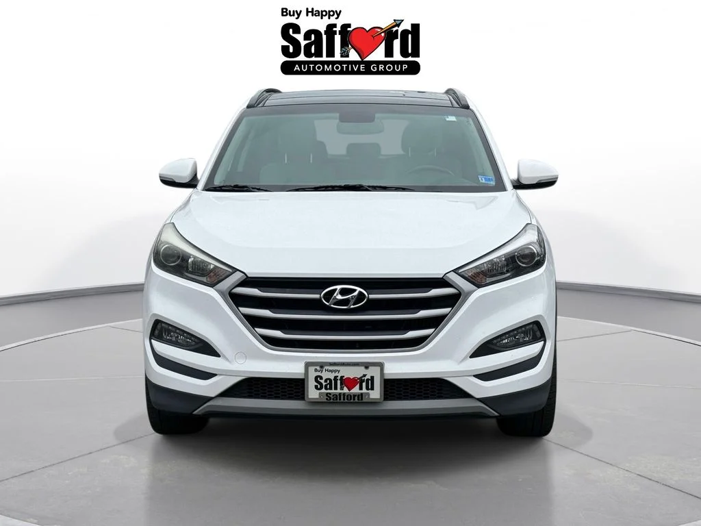 Used 2018 White Hyundai Value image 7
