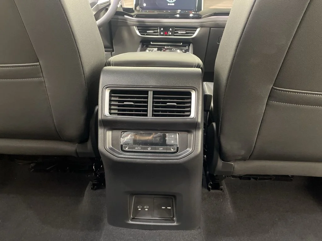 2026 Volkswagen Atlas SEL Premium R-Line - Photo 19