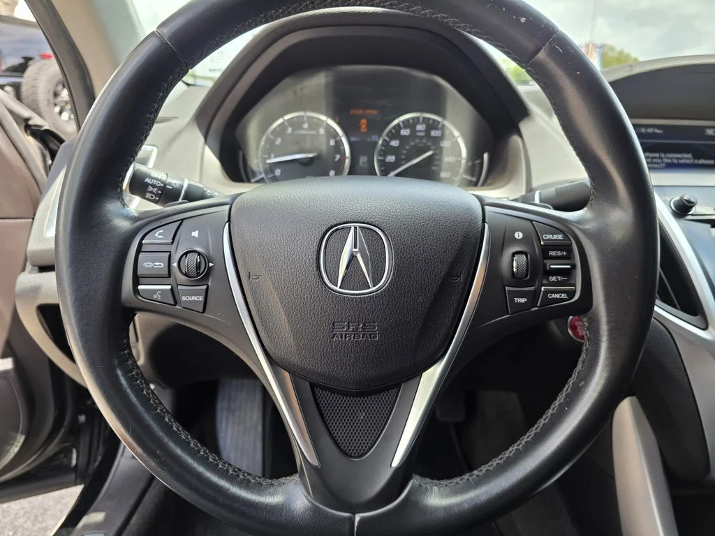 Used 2016 Black Acura V6 image 23