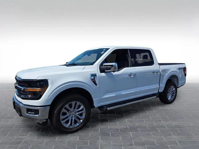 Used 2024 White Ford XLT image 3