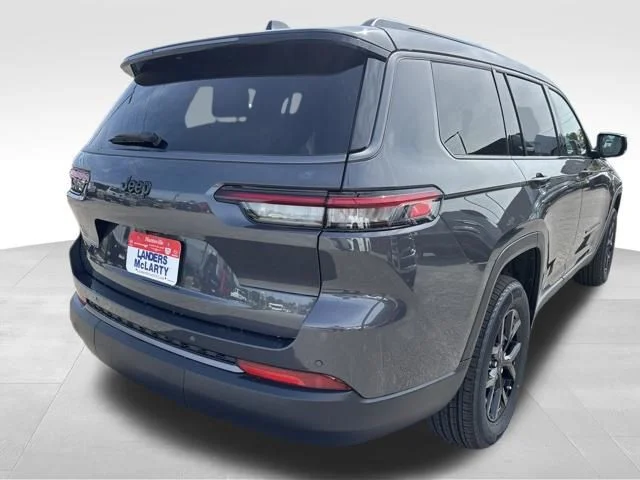 New 2026 Baltic Gray Metallic Clear-Coat Exterior Paint Jeep Laredo image 5