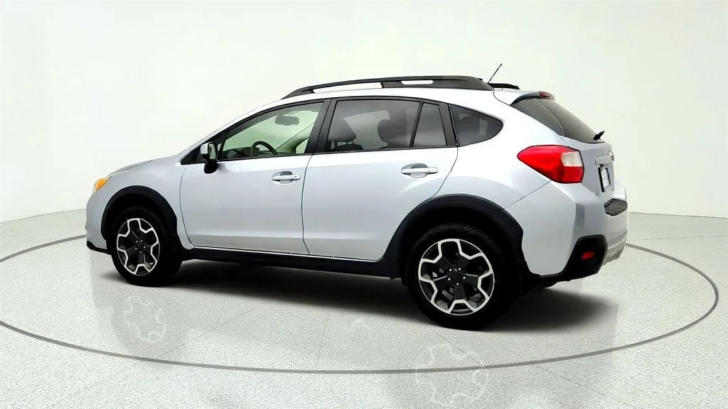 Used 2015 Ice Silver Metallic Subaru 5dr CVT 2.0i Premium image 7