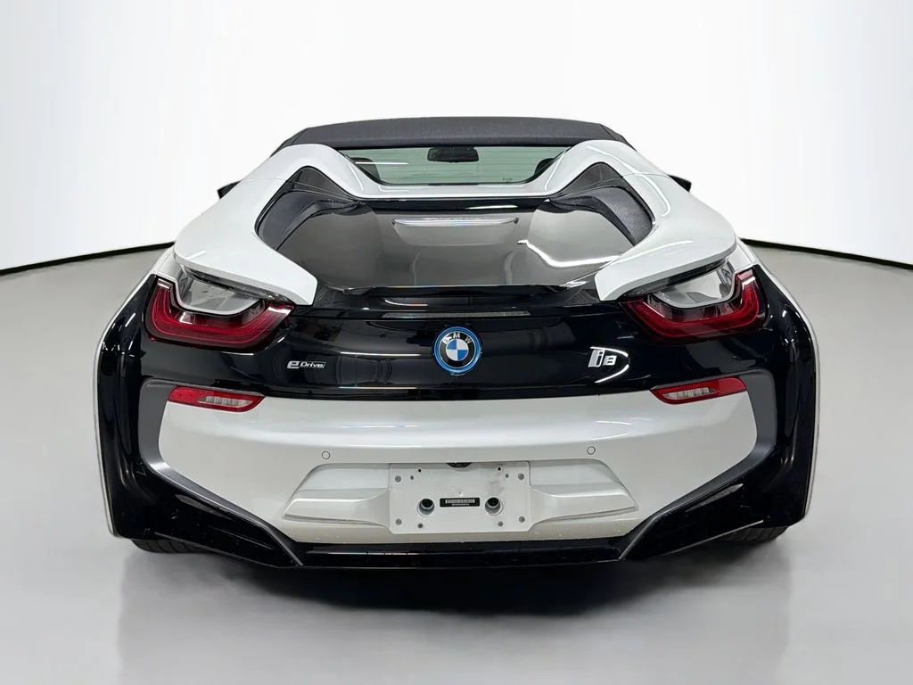 Used 2019 Crystal White Pearl BMW Base image 10