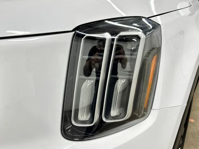Used 2024 White Kia S image 8