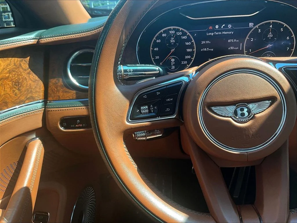 Used 2022 Viridian by Mulliner Bentley V8 image 11