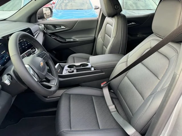 2027 Chevrolet Equinox LT - Photo 6