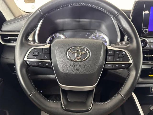 Used 2023 Beige Toyota XLE image 18