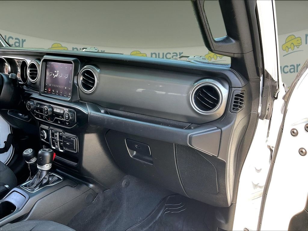 Used 2022 White Jeep Overland image 13
