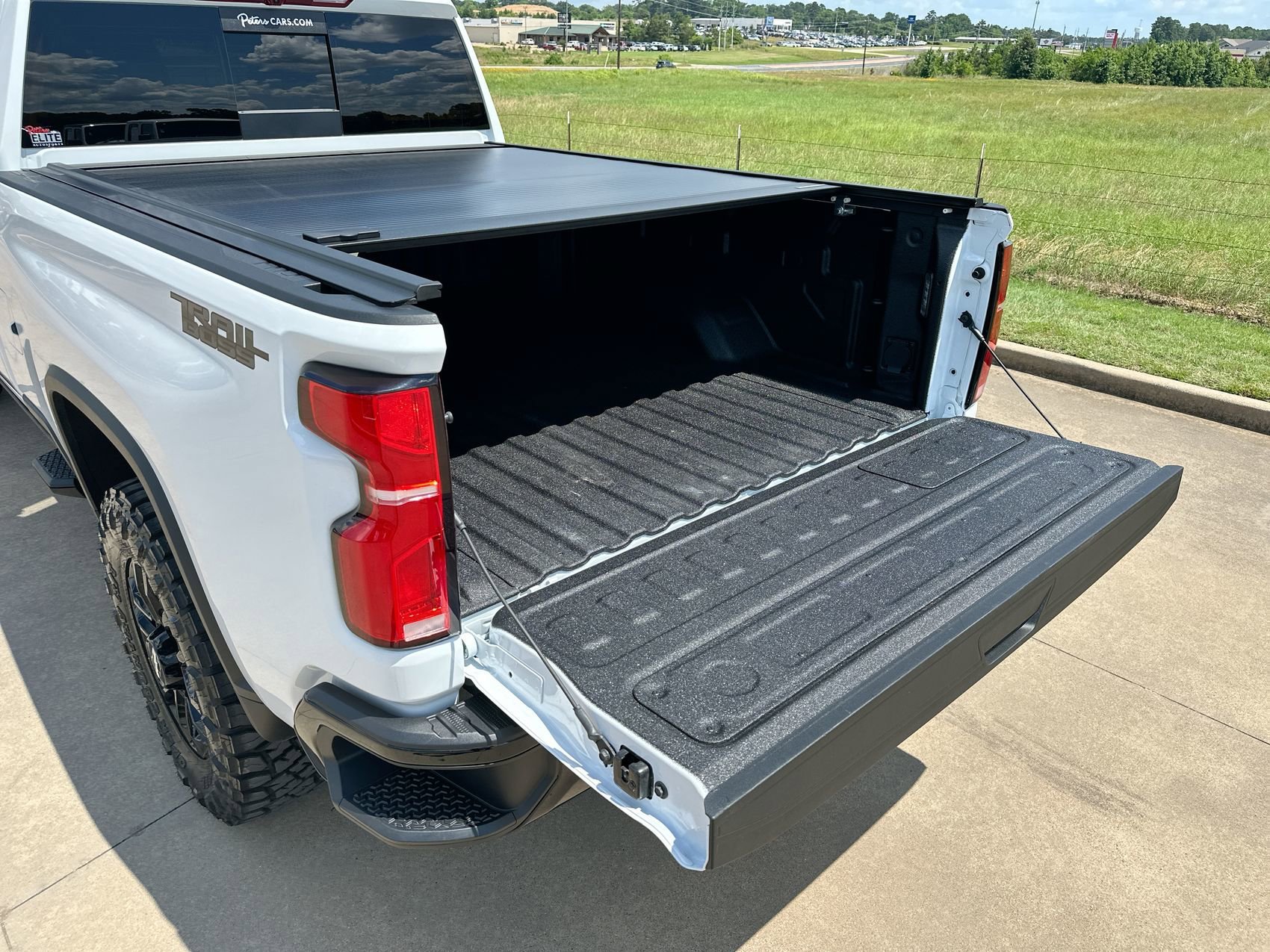 New 2026 Summit White Chevrolet LTZ image 25